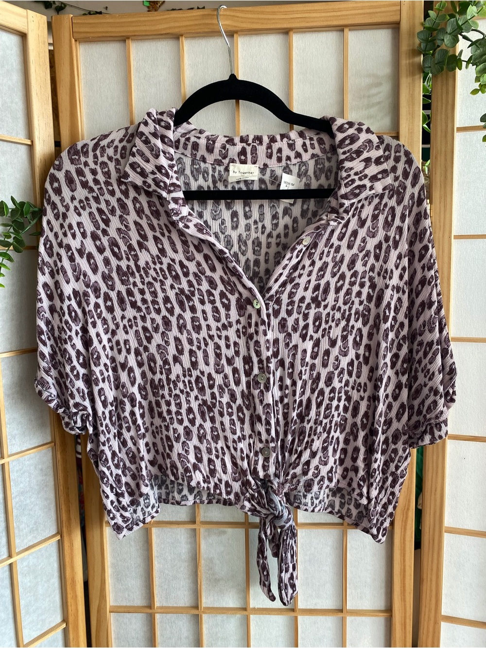 Light Purple Leopard Tie-Front Shirt - Unknown Brand